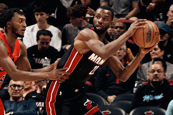 主场失守！热火三大主力下半场哑火，<a href=/basketball/zibo/raptors/ target=_blank class=infotextkey>猛龙</a>逆转终结四连败