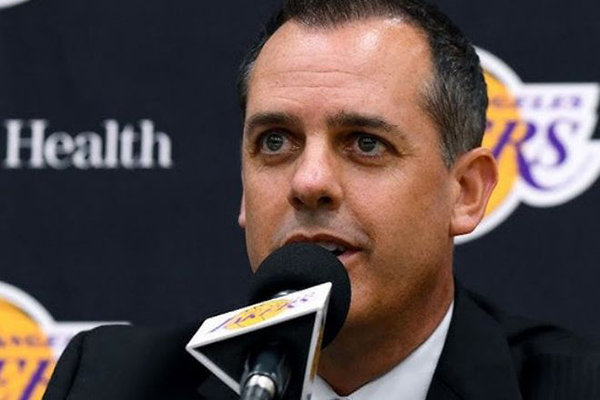 沃格尔追忆湖人夺冠：那是执教巅峰 冠军绝无星号