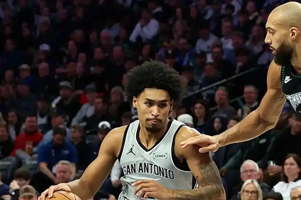 无亚马马刺遇<a href=/basketball/zibo/timberwolves/ target=_blank class=infotextkey>森林狼</a>：后卫拼劲难敌双塔觉醒