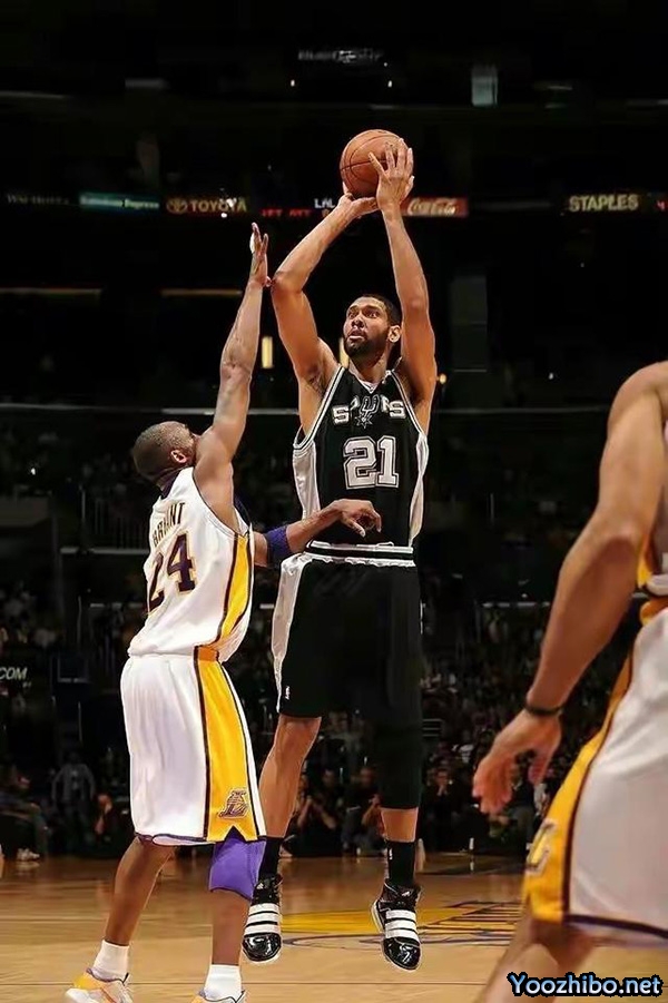 蒂姆-邓肯：NBA75大巨星榜单上的<a href=/basketball/zibo/spurs/ target=_blank class=infotextkey>马刺</a>传奇