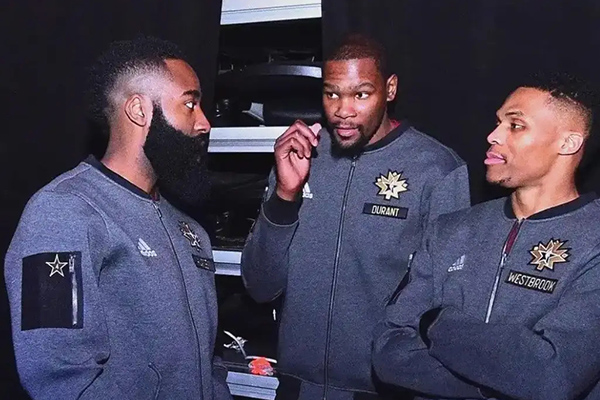 ​​杜兰特迎37岁生日：雷霆三少中最大赢家，国家队荣誉超詹科​