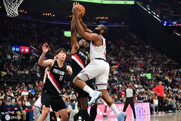 杨瀚森NBA客场首秀：机遇与现实的碰撞