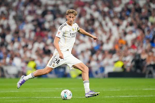 20岁天才中卫！赫伊森身价飙至7000万，涨幅1000万跻身全球第6